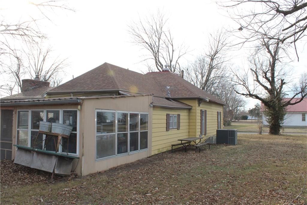 302 N Military Street — photo 8