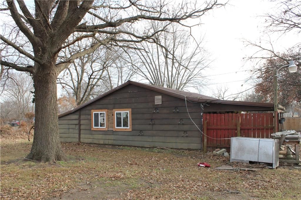 302 N Military Street — photo 9