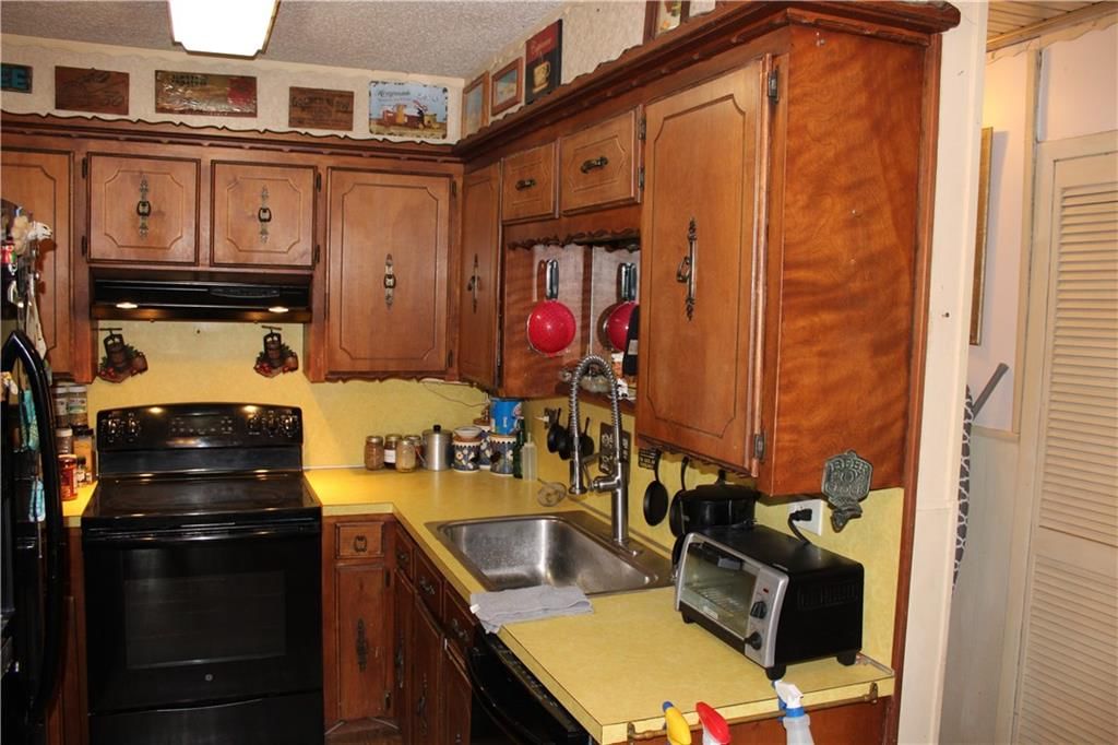 302 N Military Street — photo 17