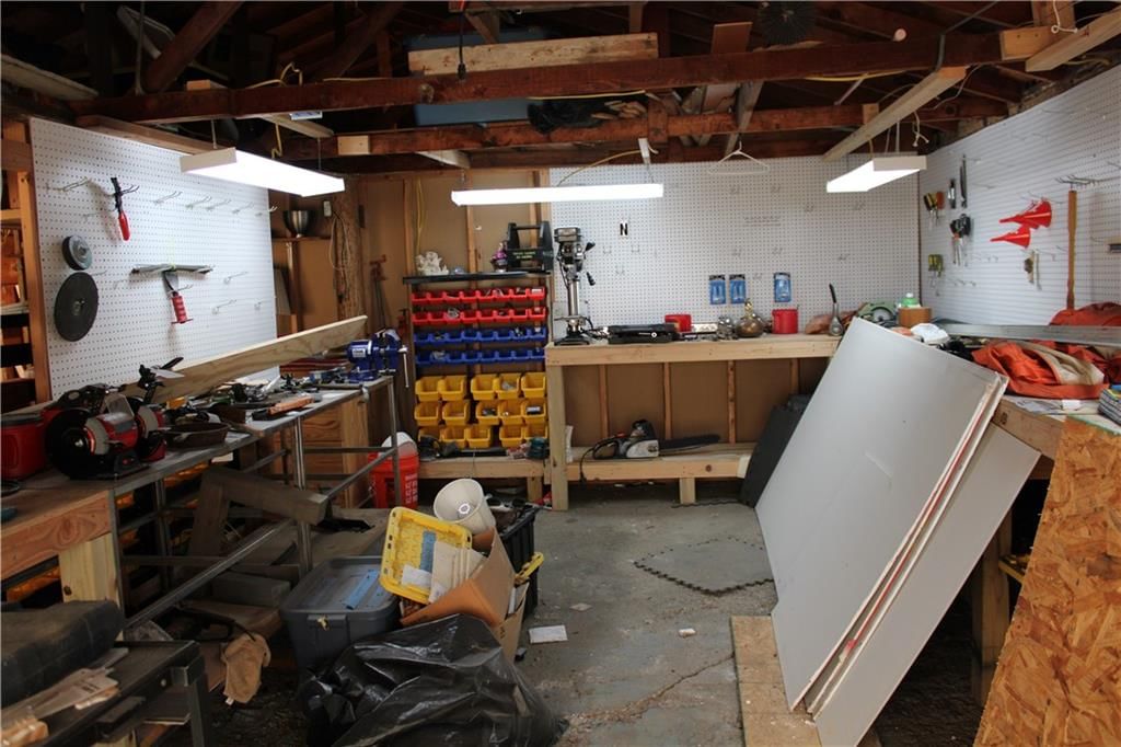 302 N Military Street — photo 33