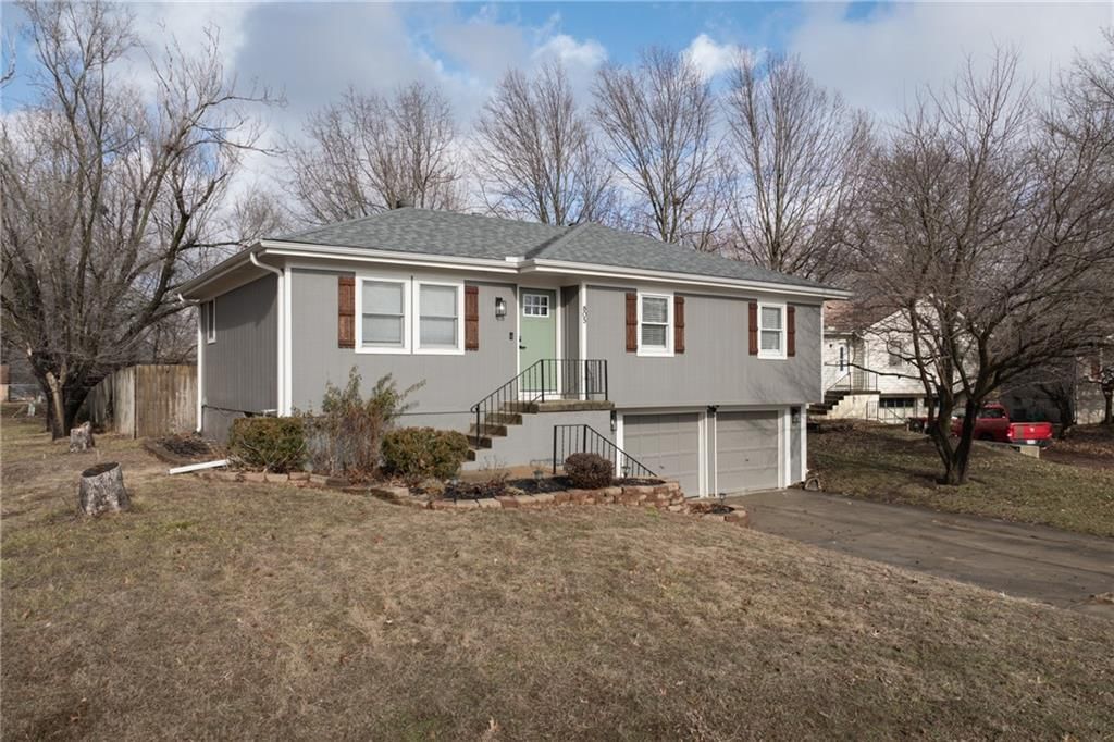 805 Britany Drive — photo 2