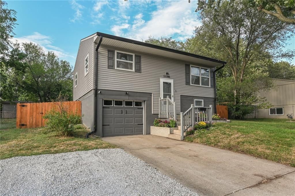 18108 E Shoshone Drive — photo 2