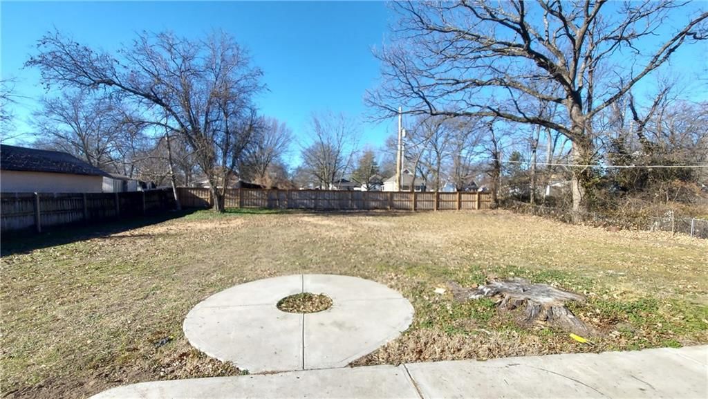 1811 N MICHIGAN N/A — photo 14