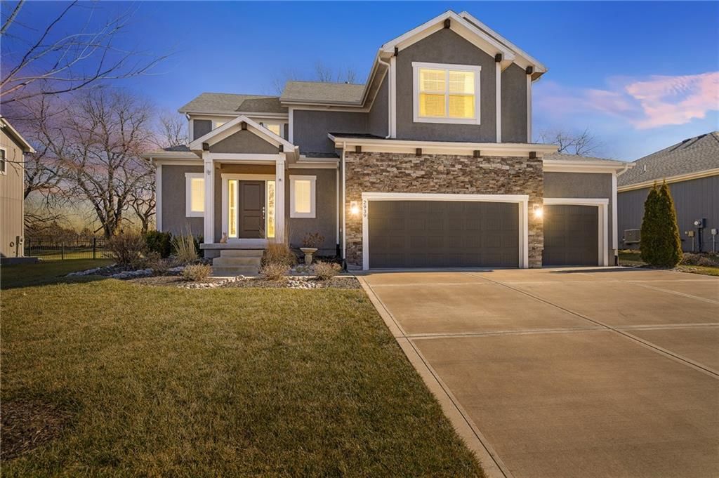 2939 SW Arbor Tree Drive, Lee's Summit, MO
