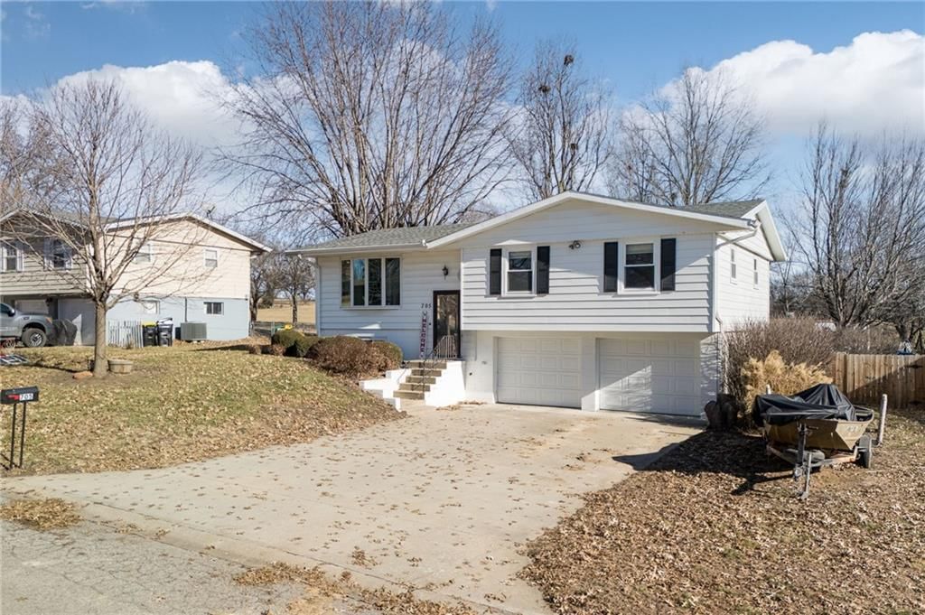 705 S 11th Street, Savannah, MO
