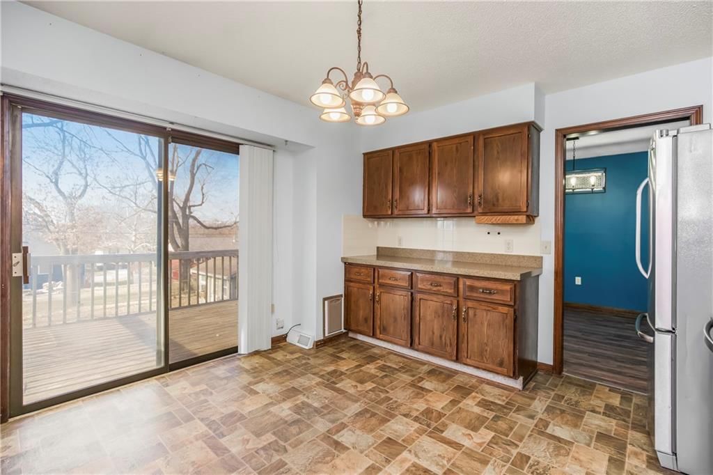 504 Brookridge Drive — photo 2