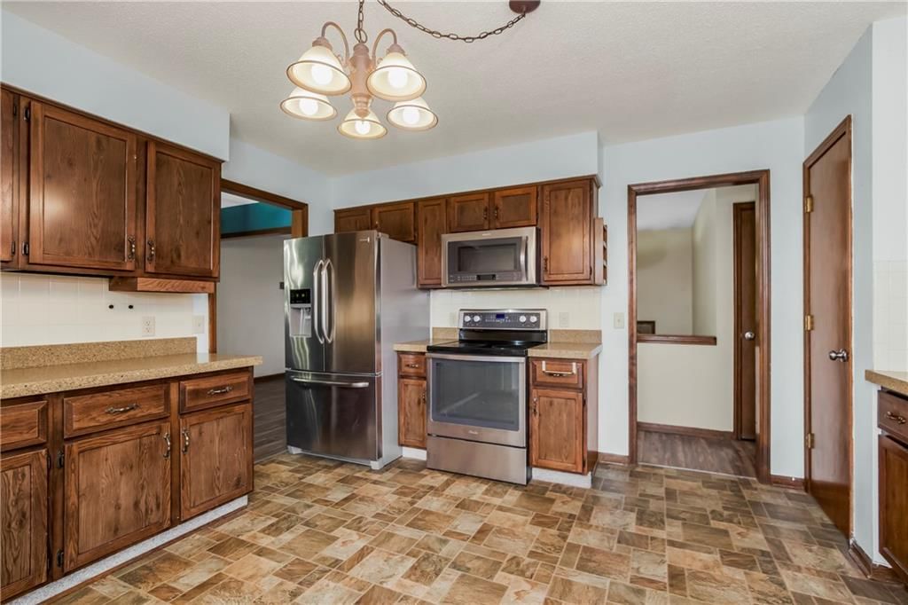 504 Brookridge Drive — photo 4