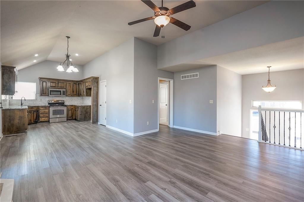 11933 N Forest Avenue — photo 13