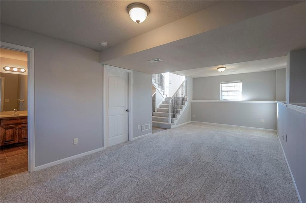 11933 N Forest Avenue — photo 28
