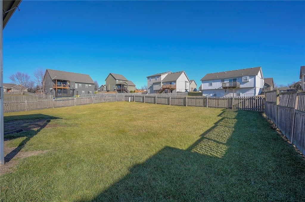 11933 N Forest Avenue — photo 33