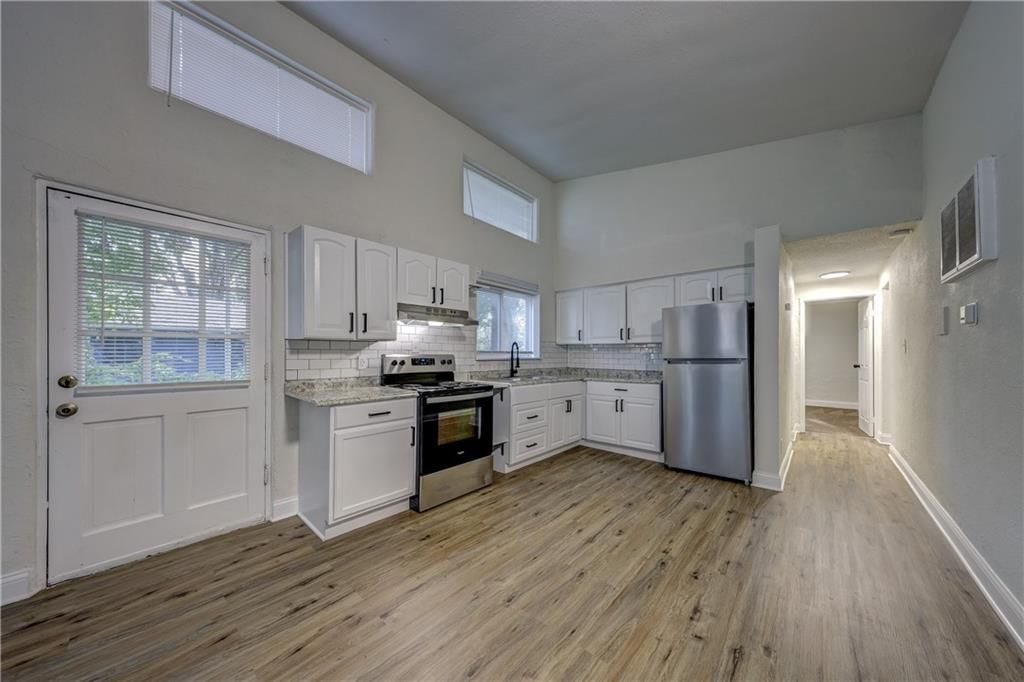 10914 Bennington Avenue — photo 1