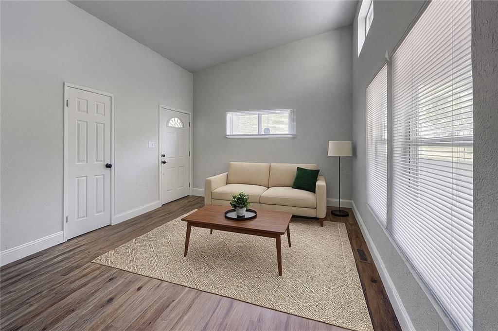 10914 Bennington Avenue — photo 5