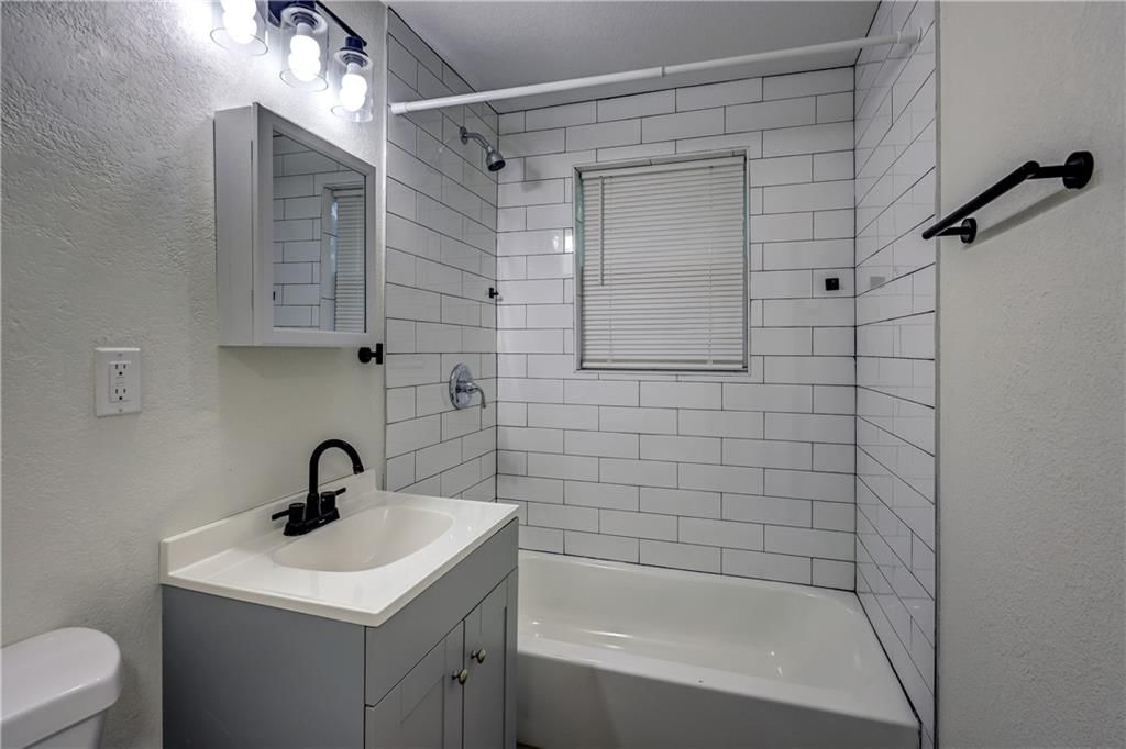 10914 Bennington Avenue — photo 11