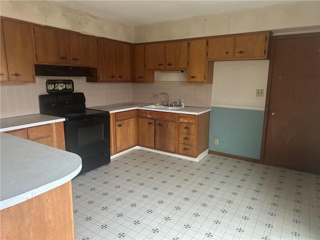 1424 N Dewey Street — photo 30