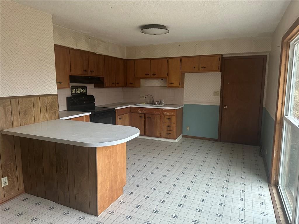 1424 N Dewey Street — photo 32