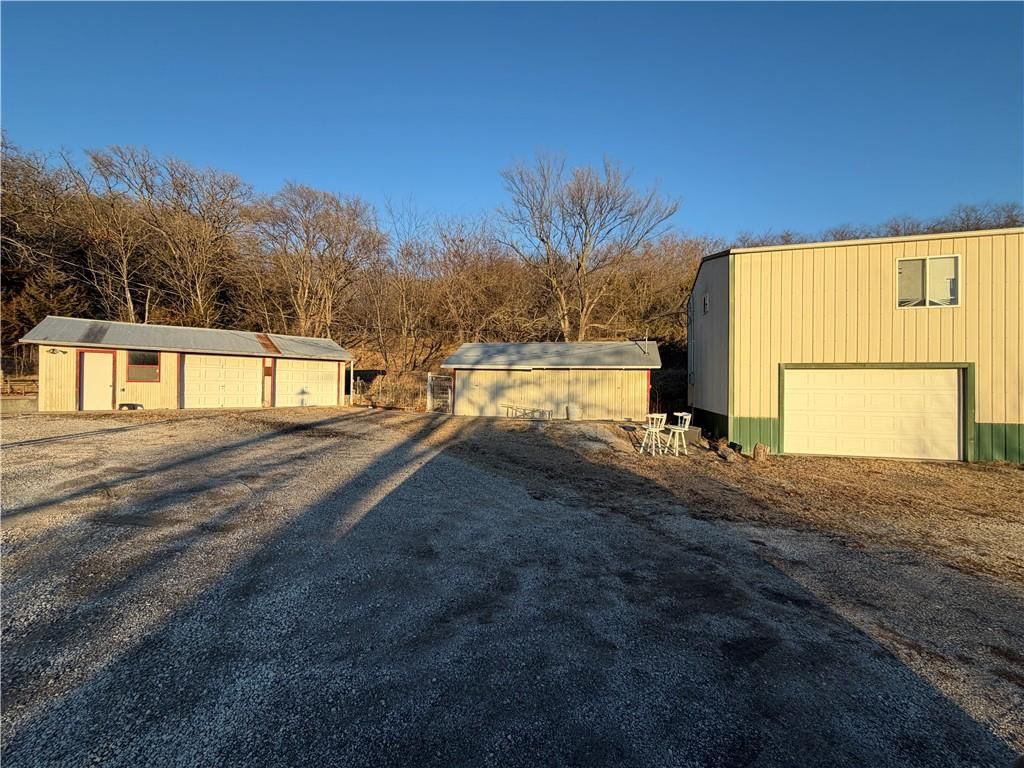 13557 Adobe Road — photo 3