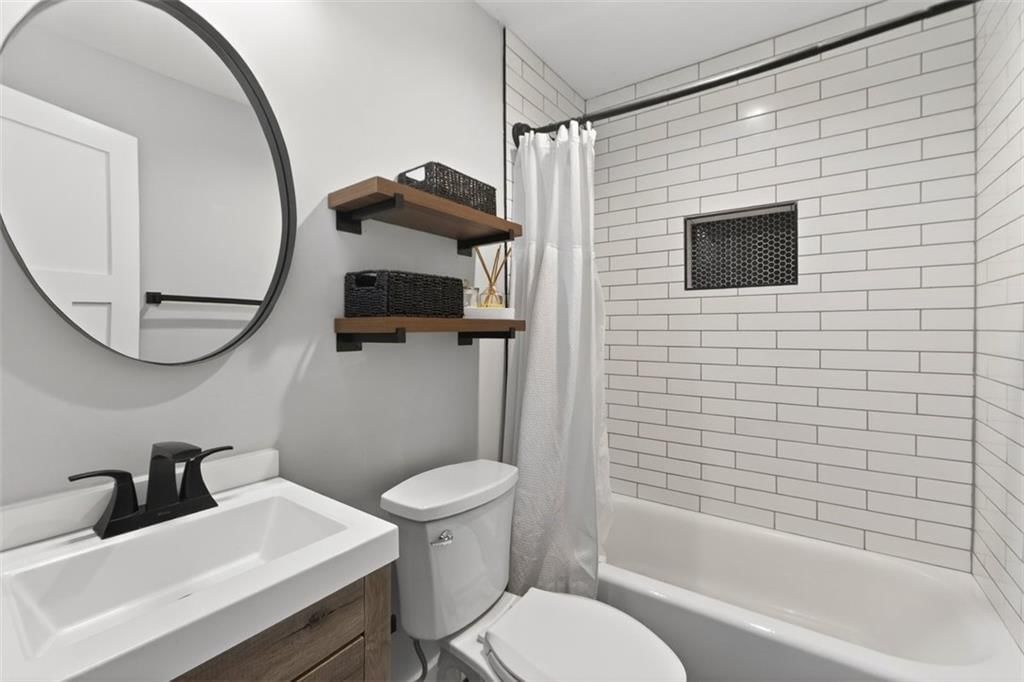2517 W 76th Street — photo 18