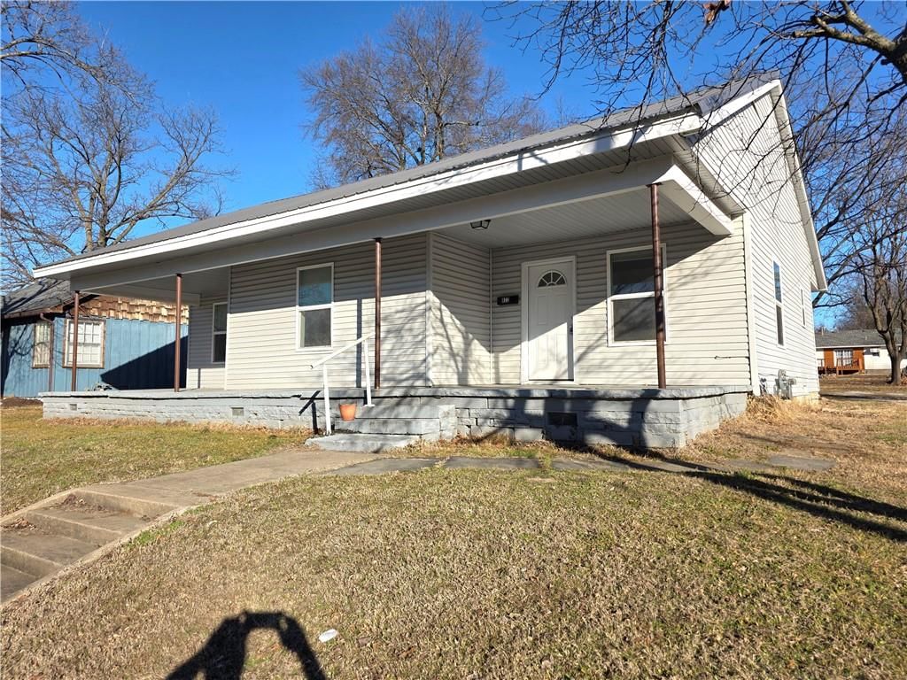 822 N Ash Street — photo 1