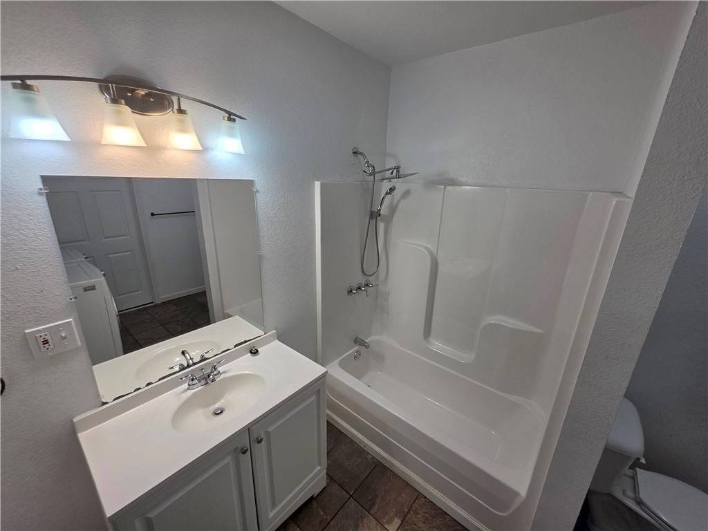 822 N Ash Street — photo 15