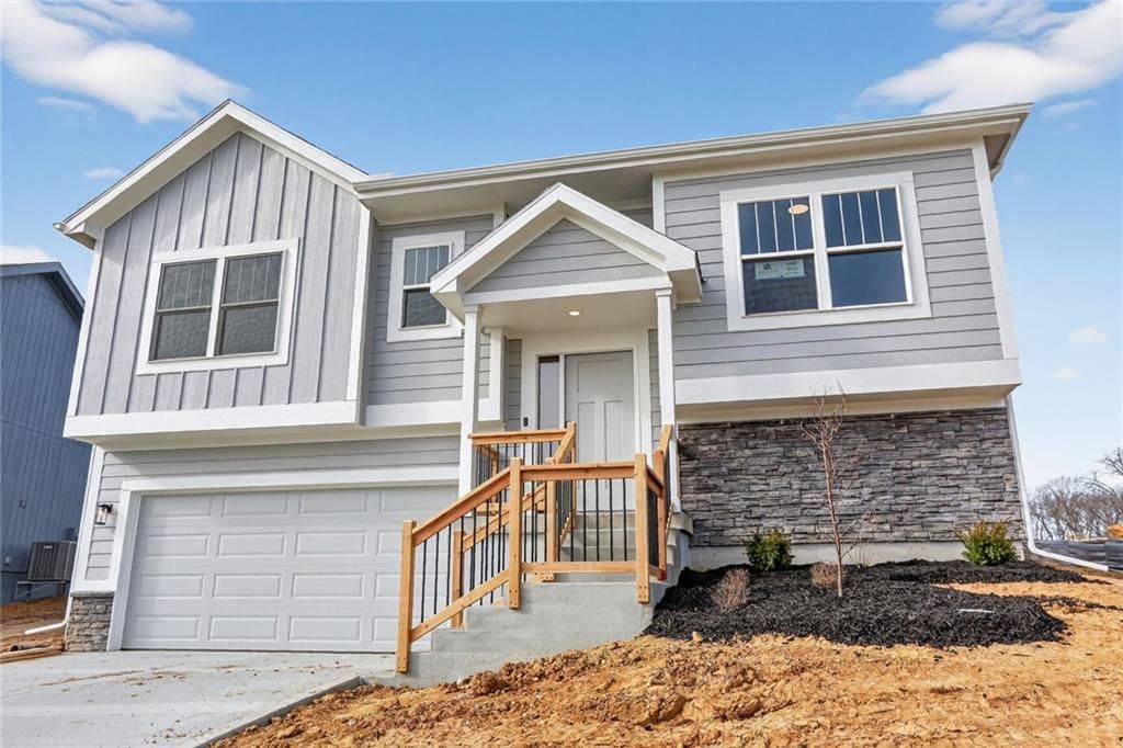 16209 Ryan Circle, Parkville, MO