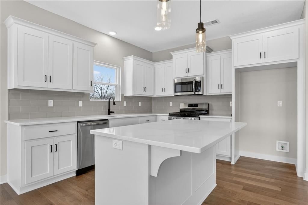 16209 Ryan Circle — photo 4