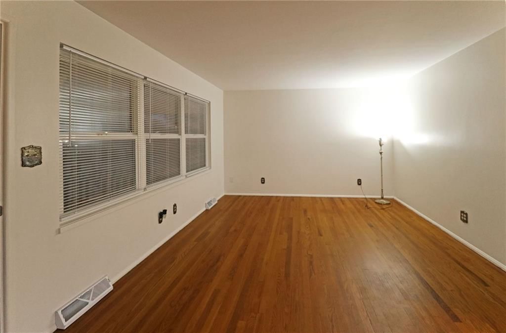 300 N 81st Terrace — photo 5