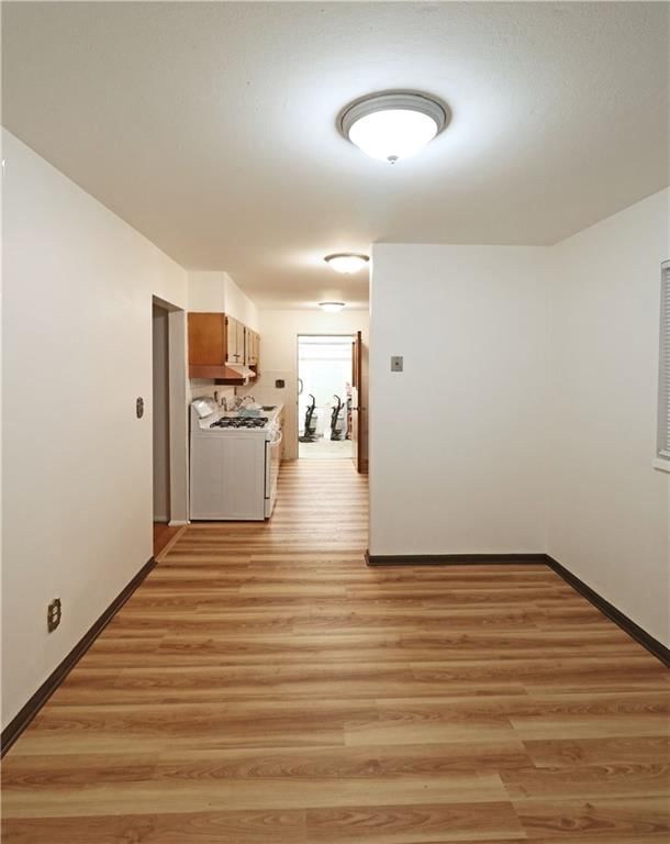 300 N 81st Terrace — photo 6