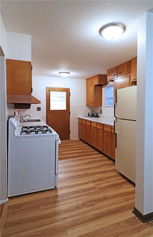 300 N 81st Terrace — photo 9