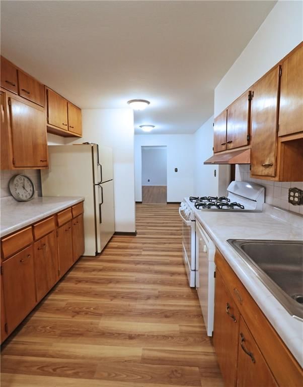 300 N 81st Terrace — photo 10