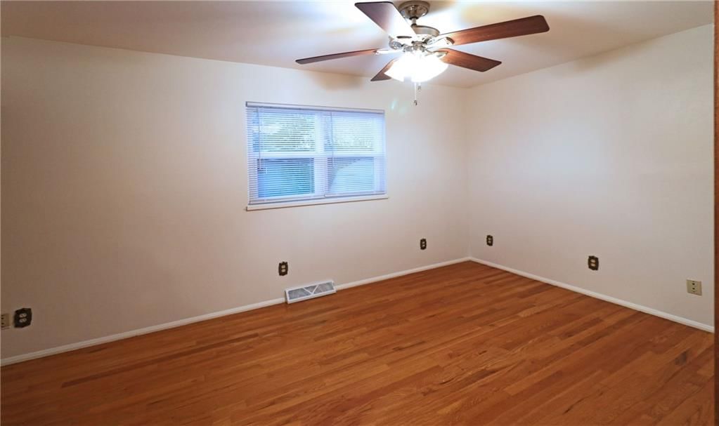 300 N 81st Terrace — photo 14
