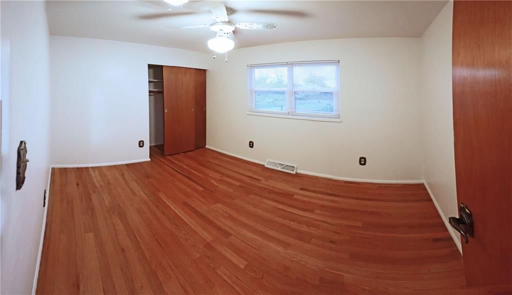 300 N 81st Terrace — photo 18
