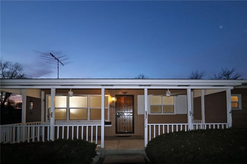 300 N 81st Terrace — photo 32