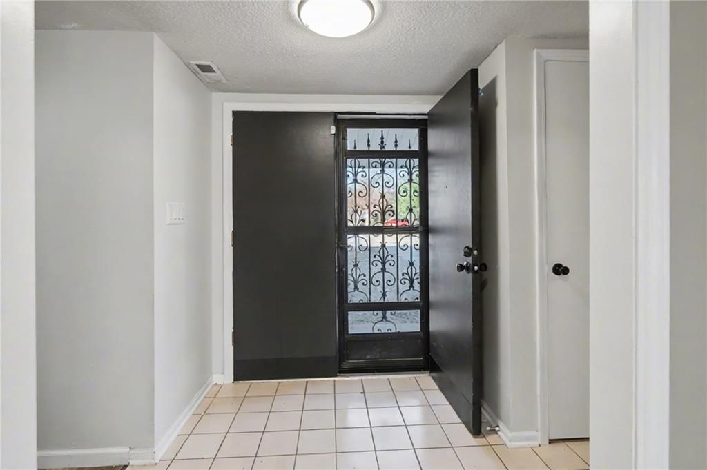 925 W 27th Terrace — photo 6