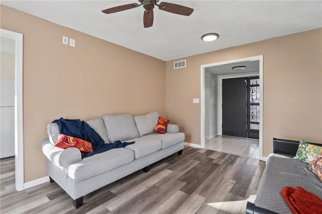 925 W 27th Terrace — photo 7