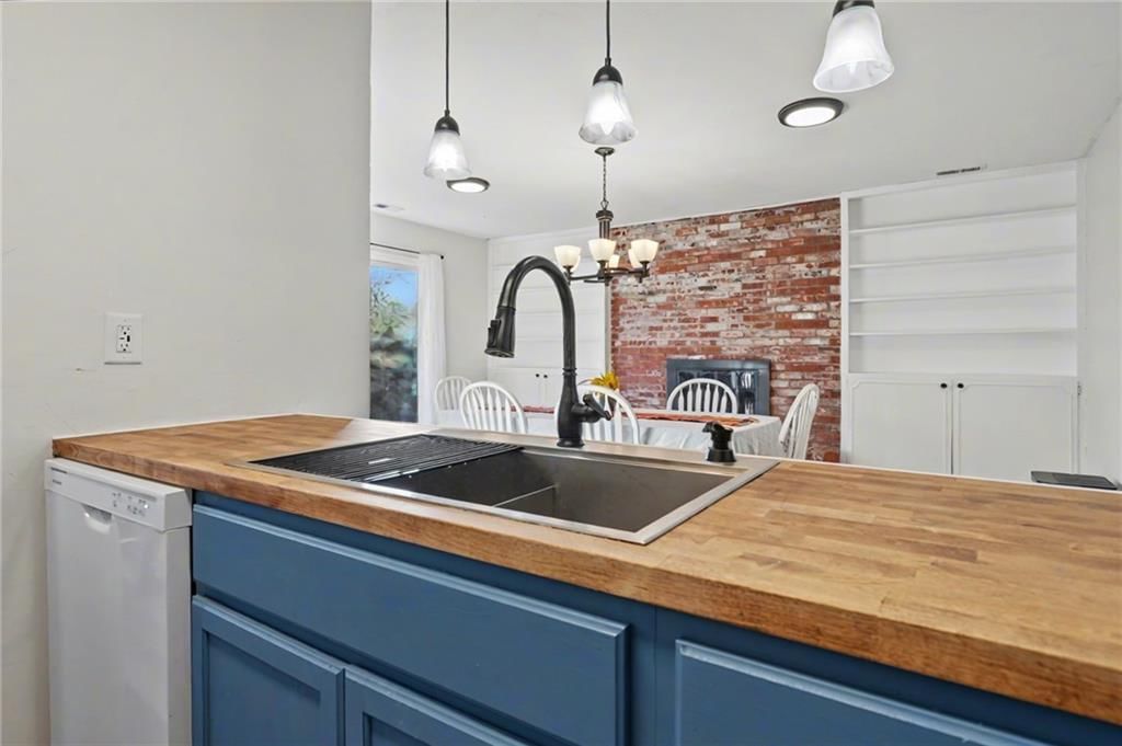 925 W 27th Terrace — photo 12