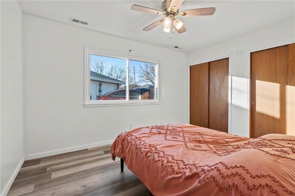 925 W 27th Terrace — photo 24
