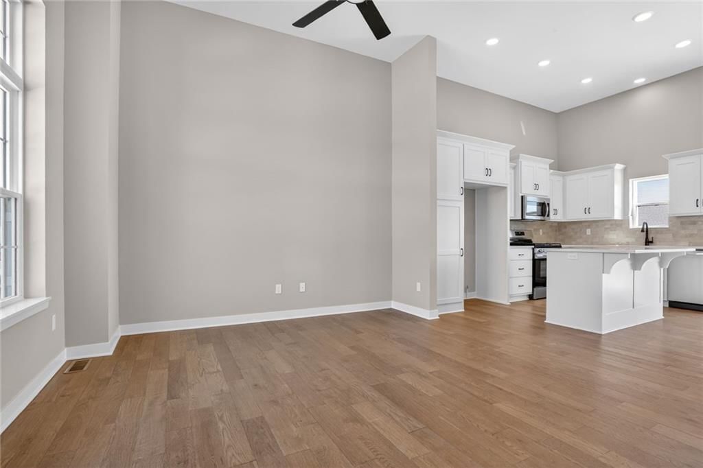16244 Giorgia Street — photo 2
