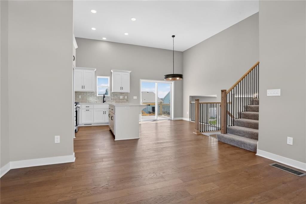 16244 Giorgia Street — photo 4