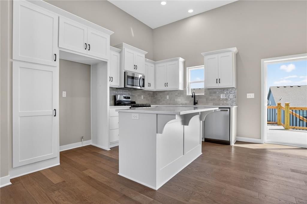 16244 Giorgia Street — photo 5