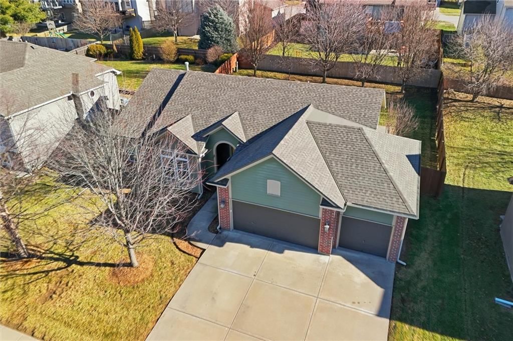 907 Englewood Drive — photo 36