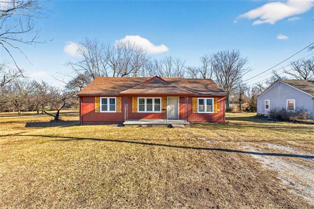 403 SE howard Avenue, Lee's Summit, MO