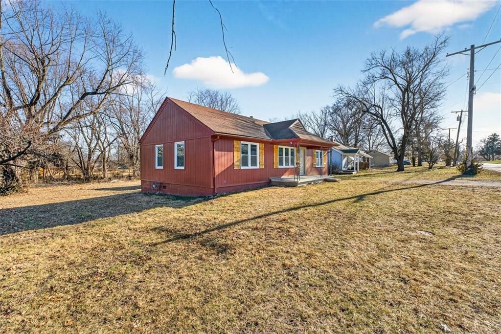 403 SE howard Avenue — photo 3