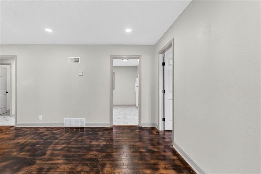 403 SE howard Avenue — photo 4