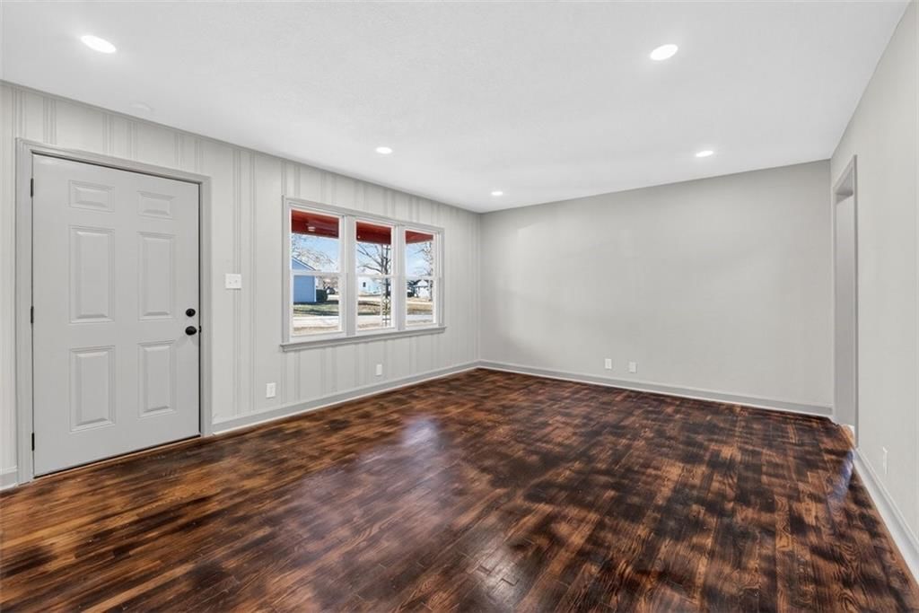 403 SE howard Avenue — photo 6