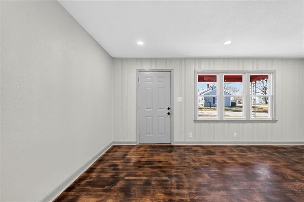 403 SE howard Avenue — photo 7