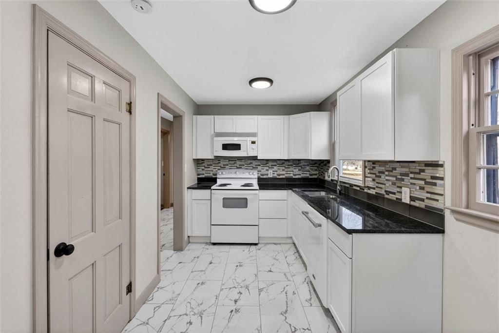 403 SE howard Avenue — photo 11
