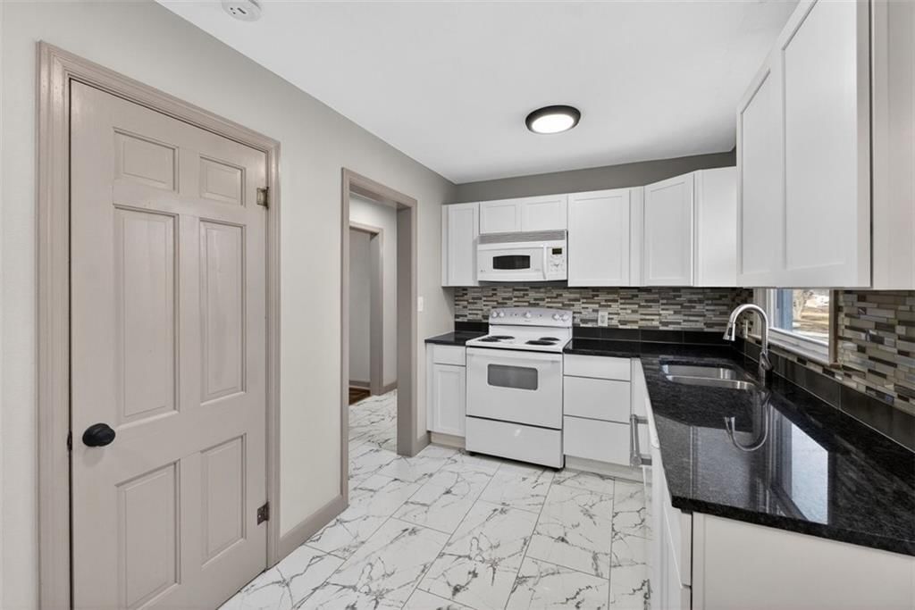 403 SE howard Avenue — photo 12