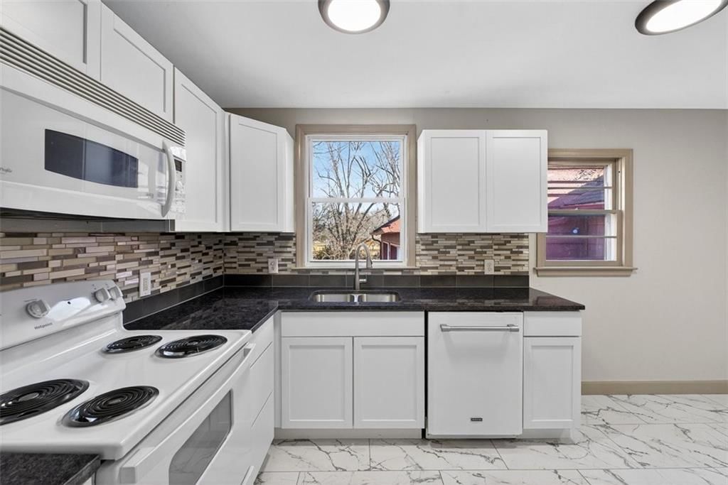 403 SE howard Avenue — photo 14