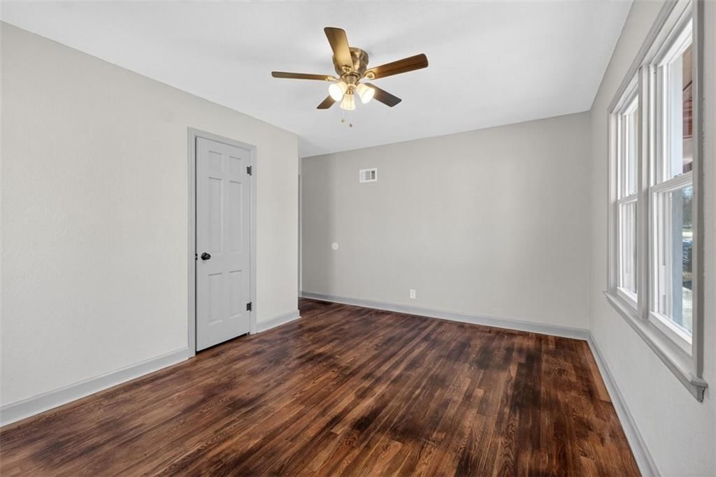 403 SE howard Avenue — photo 17