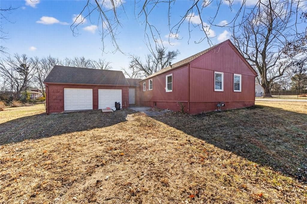 403 SE howard Avenue — photo 29